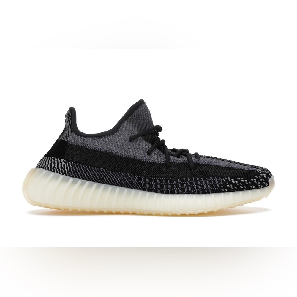 adidas Yeezy Boost 350 V2
Carbon☄️